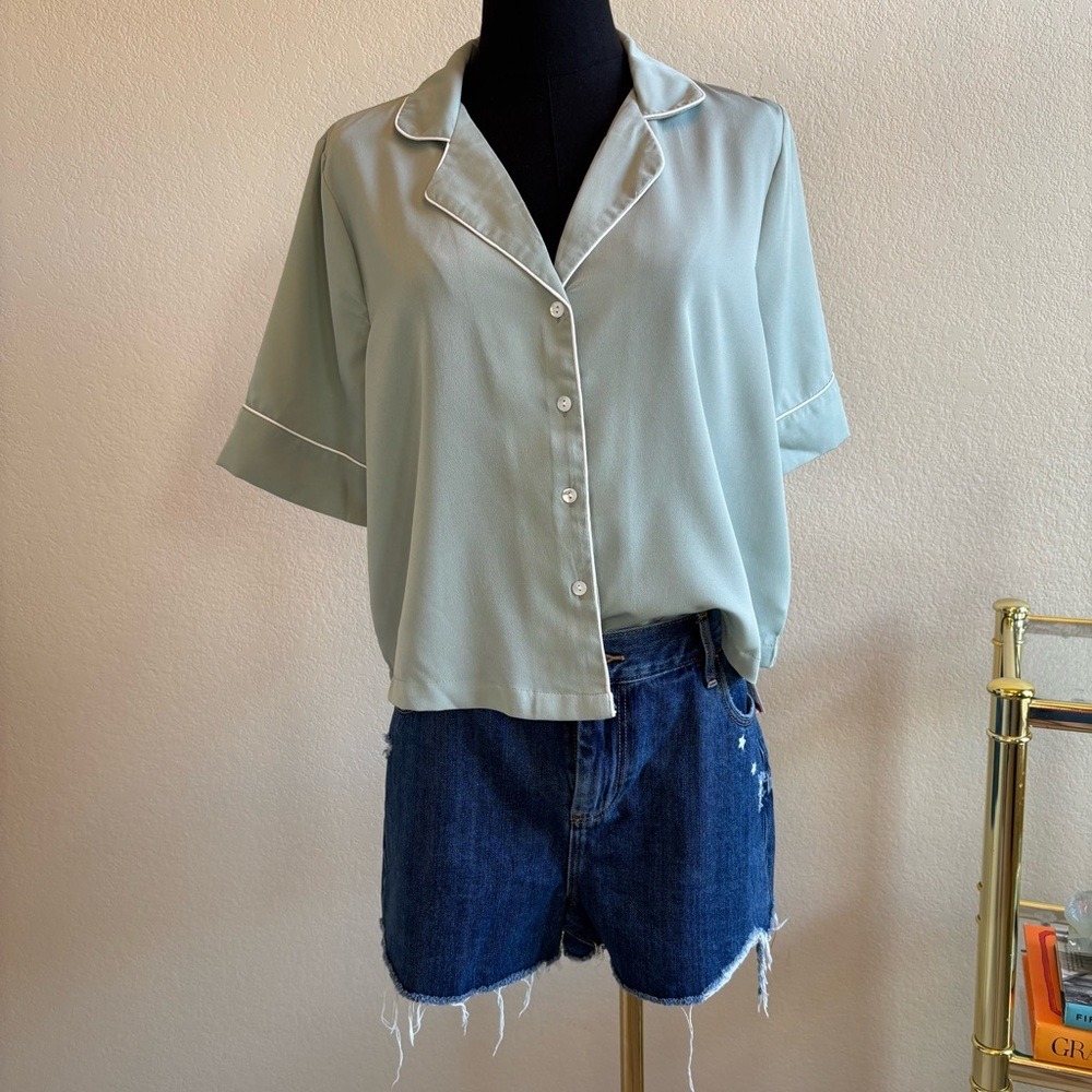 Jason Wu Mint Green Button Up Cropped Top. Medium, Collared Satin Blouse